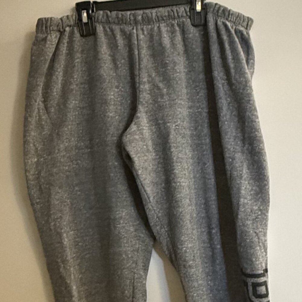 Gray VS PINK sweatpants